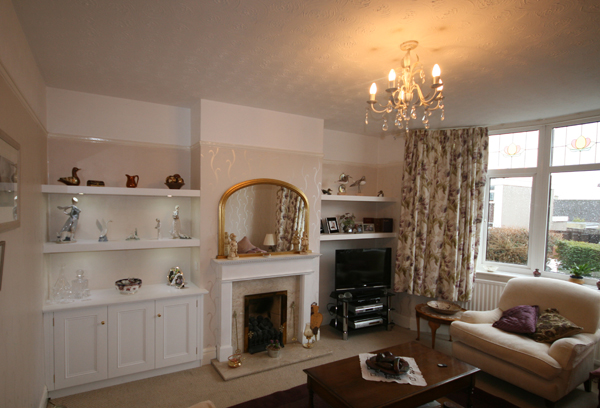Alcove Cabinet and Floating Book-Shelves with Down-lighters,Enlargement 1 (0.5 MB)
