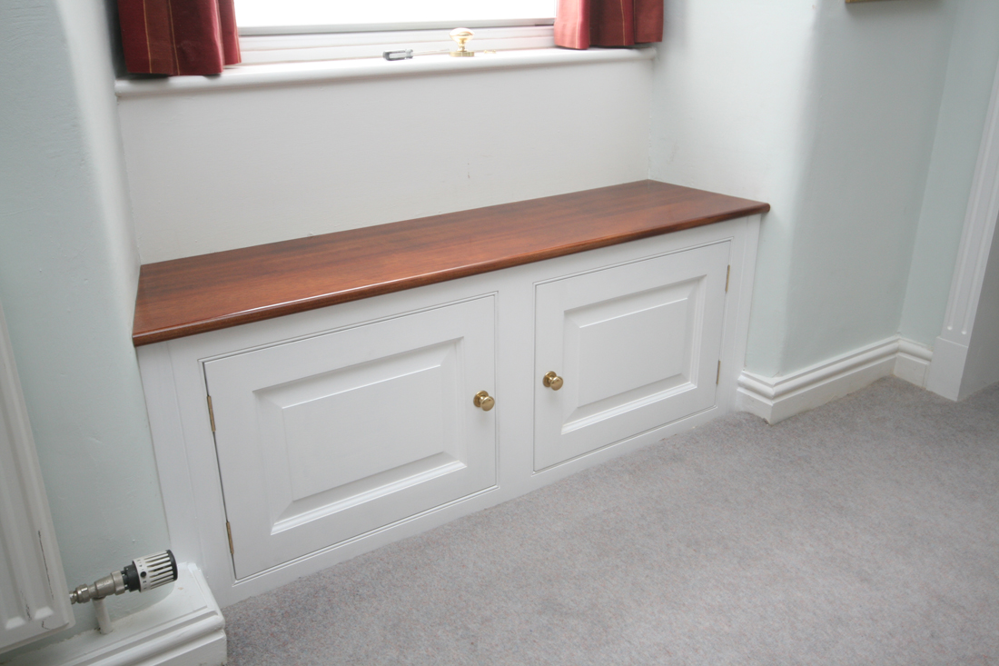 Back to Twin Arched Doorways, Doors and Window Seats main page