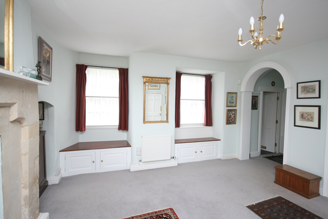 Back to Twin Arched Doorways, Doors and Window Seats main page