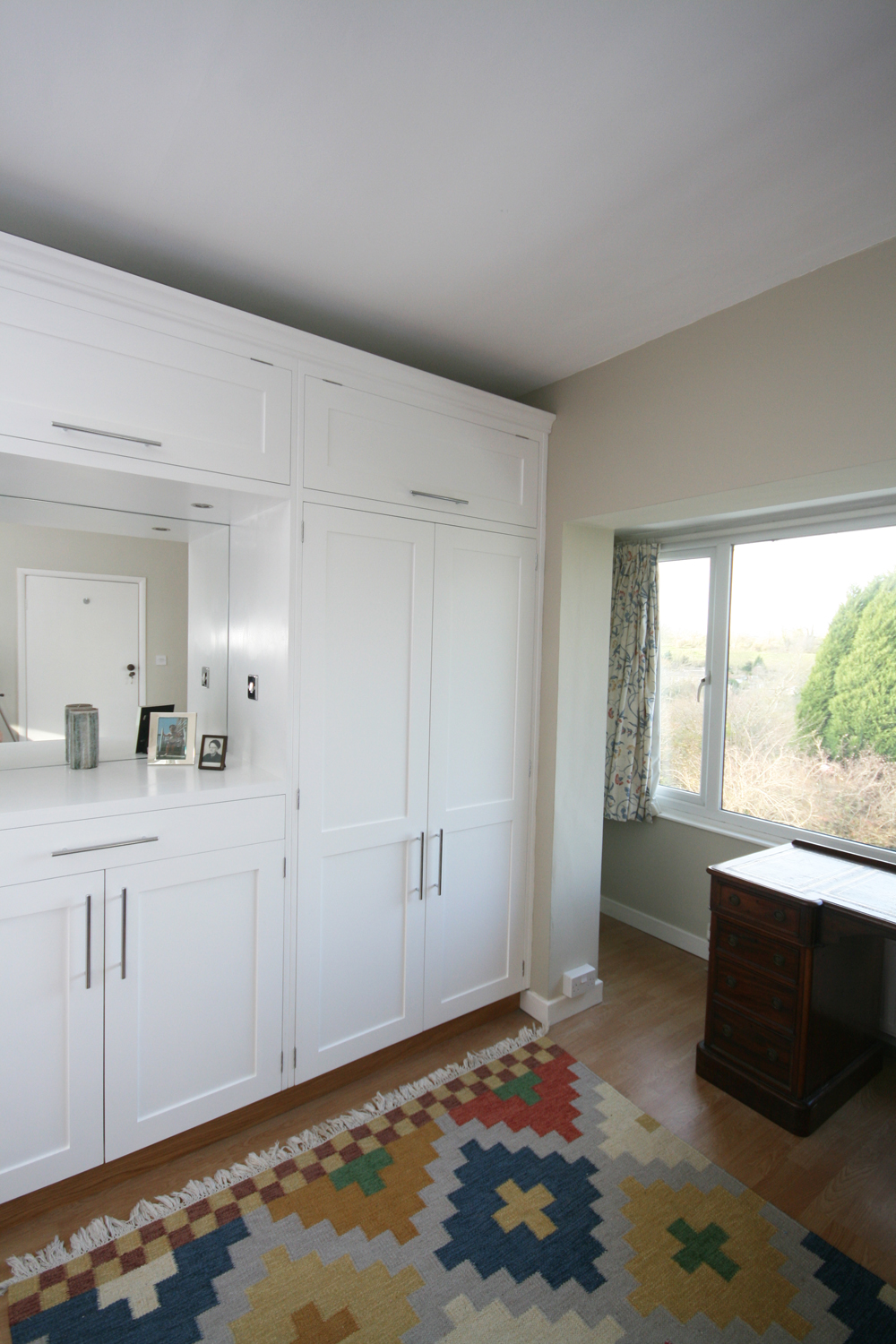 Click for next picture of Full length Mirror on back of Door, Enlargement 2 of 3 (0.9 mb)