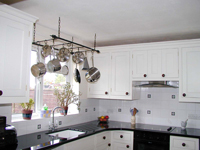 Hand-painted Bespoke Shaker Kitchen. Enlargement 2 (0.6 mb).