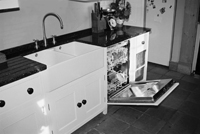 Dish Washer open in Country Kitchen. Enlargement 5 (0.6 mb).