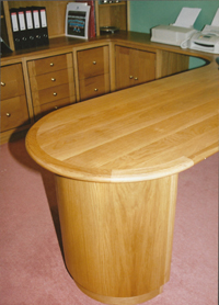 Oak Office with Surrounding Desk, Enlargement 2 (0.9 mb).