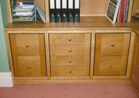 Oak Office with Surrounding Desk, Enlargement 3 (0.6 mb)