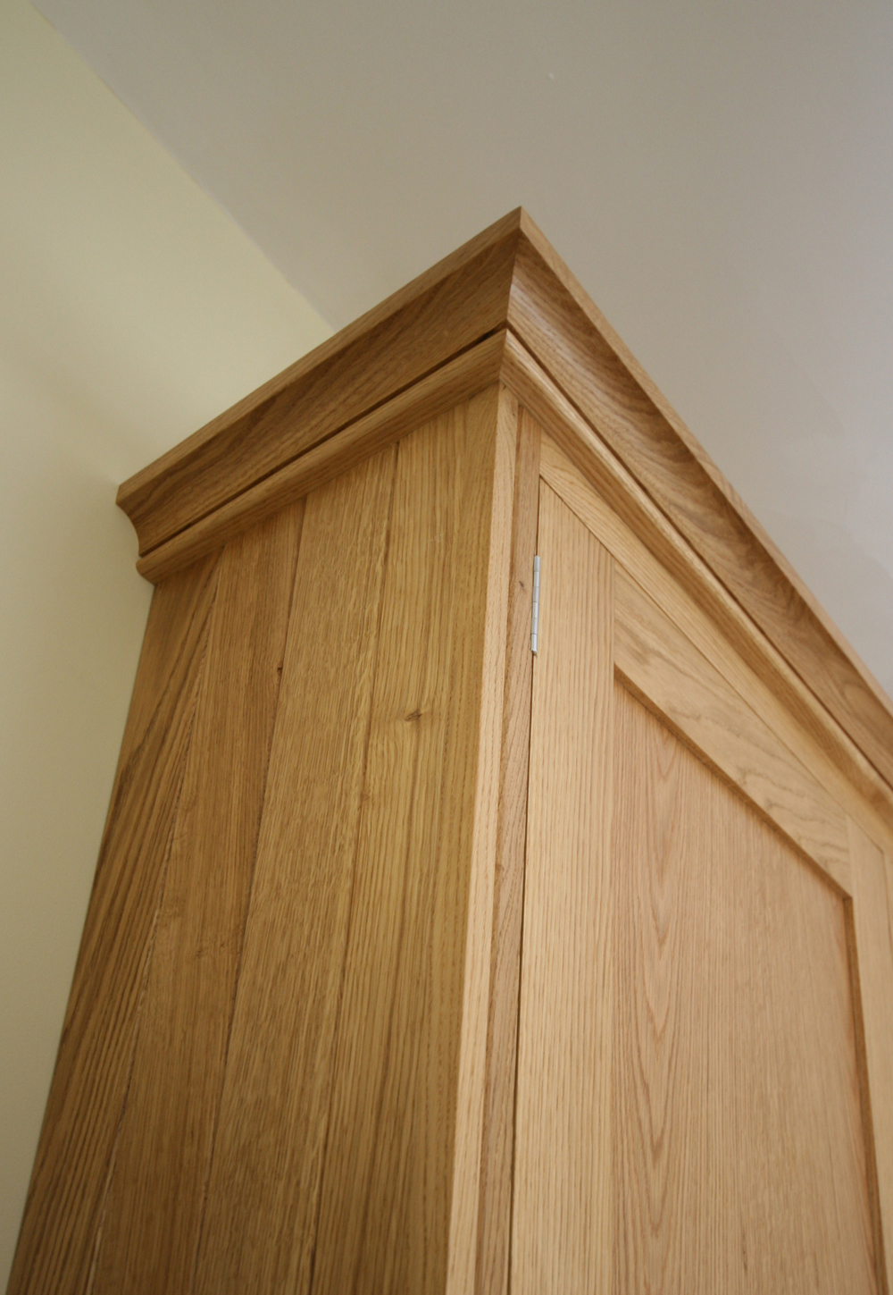 Back to Office in Oak with Oak Desk, Bookshelves, Cupboards and Filing Cabinet main page