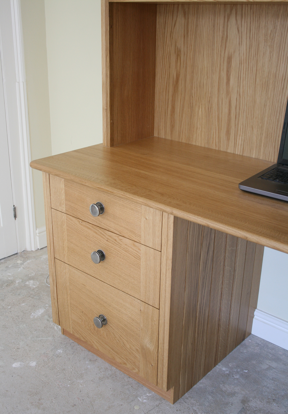 Back to Office in Oak with Oak Desk, Bookshelves, Cupboards and Filing Cabinet main page