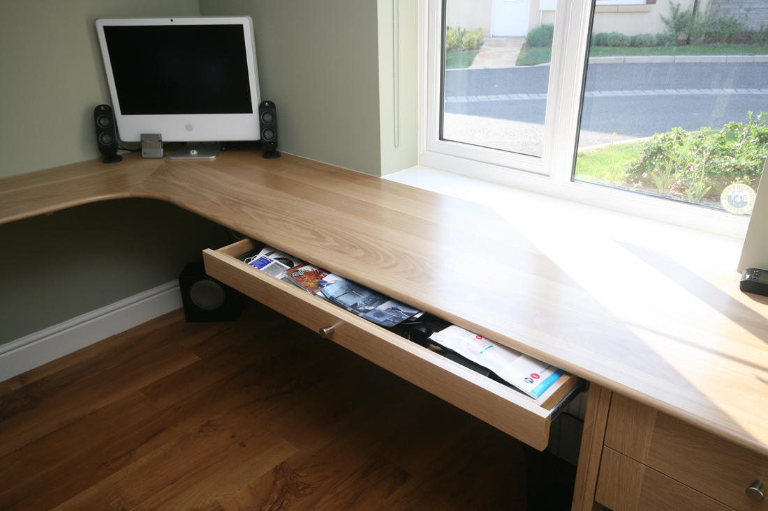 Back to Oak Office with Bookshelves, Pull out Printer Drawer, Pen Drawer, Cupboards and Surrounding Desk main page