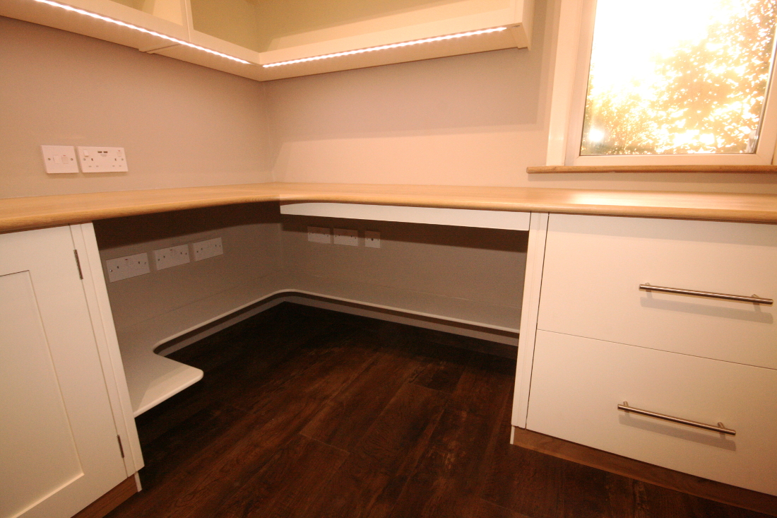 Back to Bespoke Hand Painted Home Office with Oak Desk, Bookshelves, Cupboards and Filing Cabinets main page.