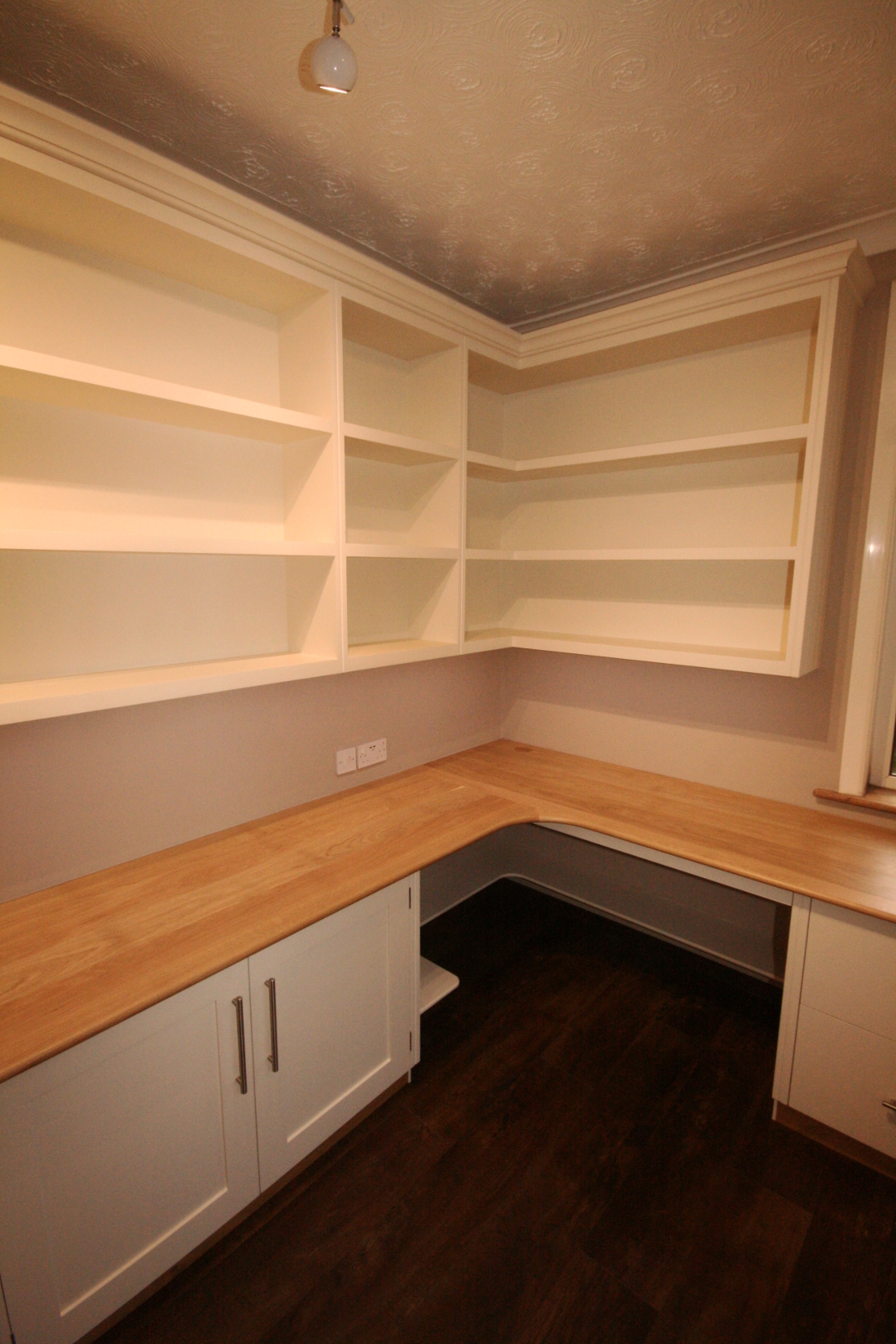 Back to Bespoke Hand Painted Home Office with Oak Desk, Bookshelves, Cupboards and Filing Cabinets main page.