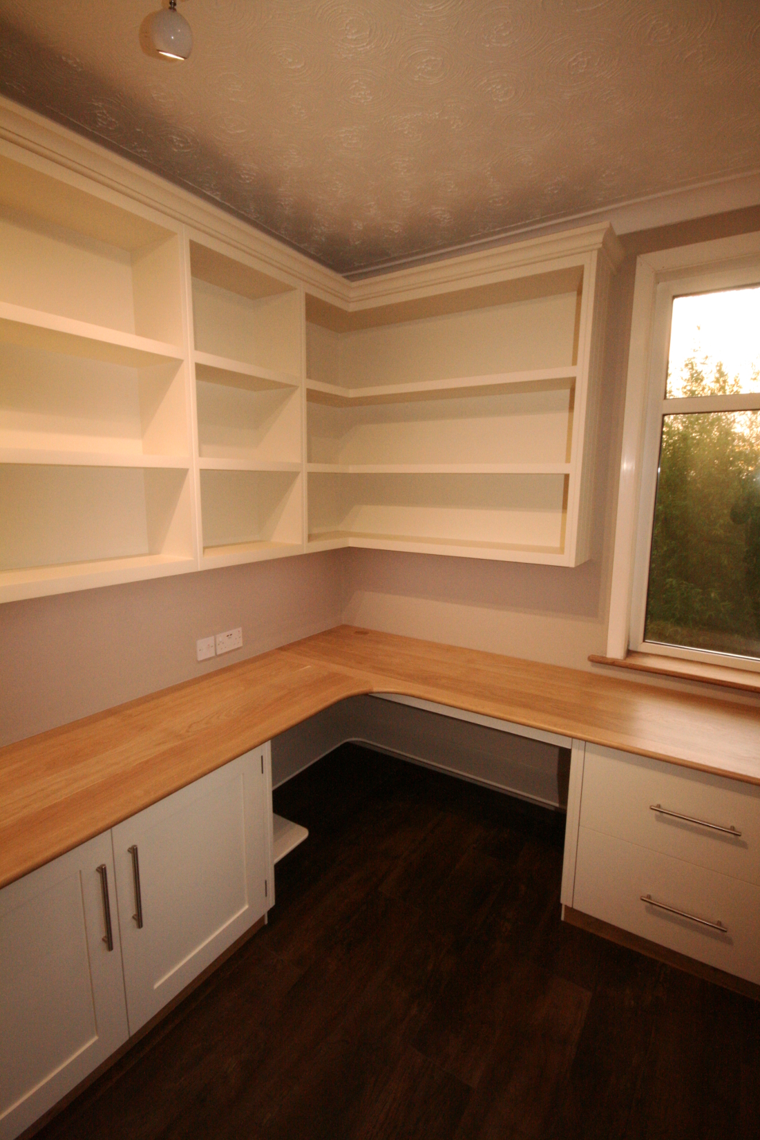Back to Bespoke Hand Painted Home Office with Oak Desk, Bookshelves, Cupboards and Filing Cabinets main page.