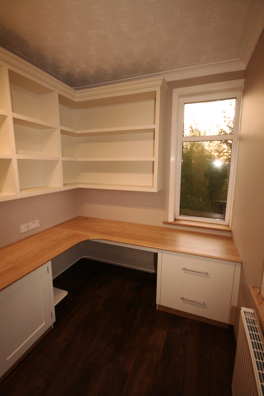 Back to Bespoke Hand Painted Home Office with Oak Desk, Bookshelves, Cupboards and Filing Cabinets main page.